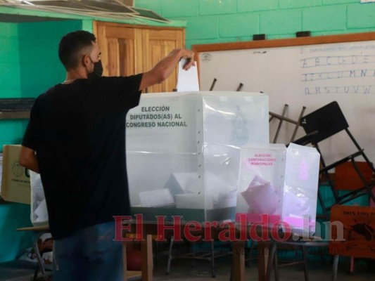 Casi 600 candidatos a alcaldes reportan cero votos en las urnas