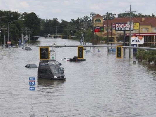 EEUU: cinco muertos y 20,000 socorridos por inundaciones en Luisiana
