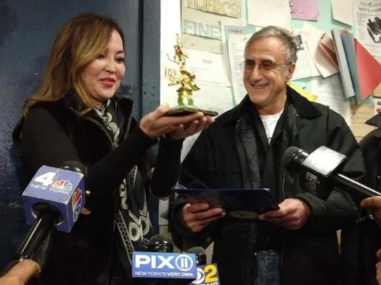 Hombre devuelve bolso con 10,000 dólares en Nueva York&nbsp;&nbsp;