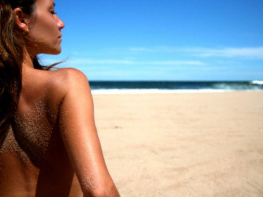 ¿Cómo lograr un bronceado casero con productos naturales?