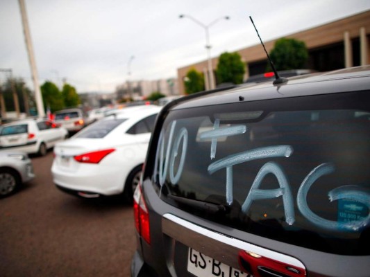 FOTOS: Pancartas y vías cerradas en el séptimo día de protestas en Chile