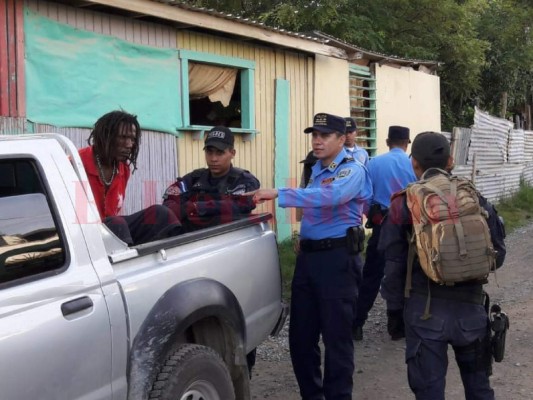 Realizan allanamientos en Roatán, Islas de la Bahía