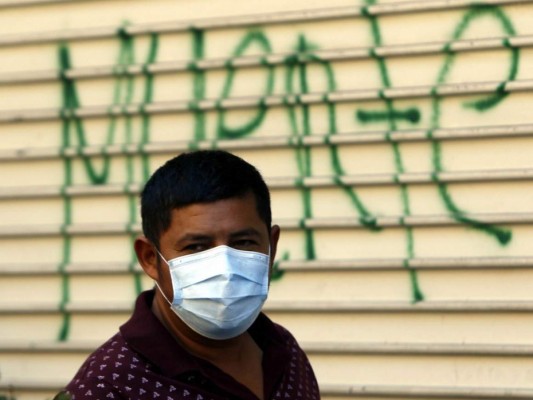 Covid-19: ¿Cómo ponerse, usar, quitarse y desechar una mascarilla?