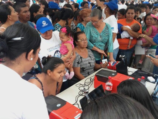 Nacionalistas continúan consulta sobre reelección en Honduras
