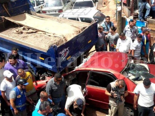 Médico muere al impactar su carro con una volqueta en el Hato de Enmedio