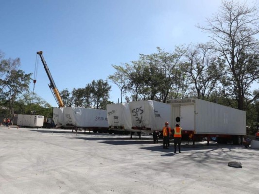 FOTOS: Así se ejecuta el ensamblaje del hospital móvil en San Pedro Sula