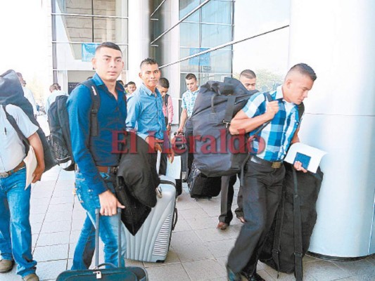 Un total de 17 navales de Honduras traerán el buque desde Colombia