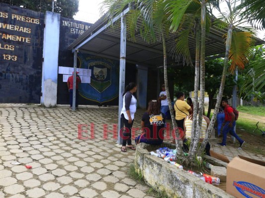 FOTOS: Así amaneció el centro penal de Tela tras brutal masacre