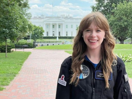 De un millonario a una sobreviviente del cáncer ¿Quiénes viajarán en la misión de SpaceX?