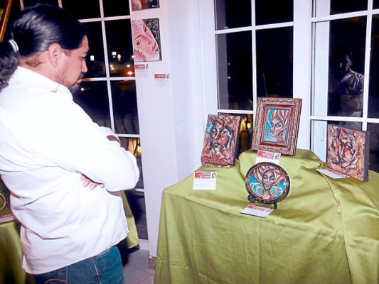 El arte plástico fue expuesto en miniaturas