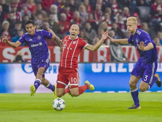 Andy Nájar tuvo que ser sustituido en el duelo de la Champions League