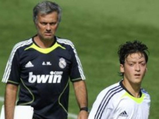 Mesut Özil y las polémicas que han salpicado su carrera