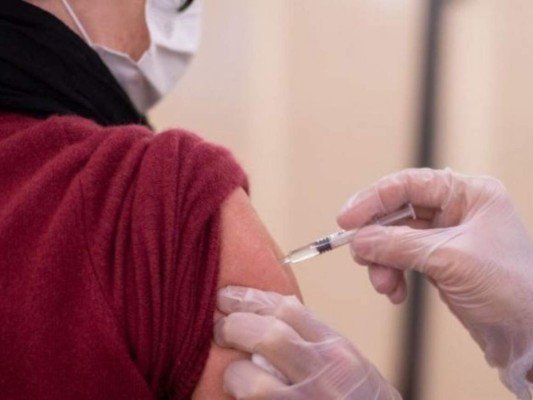 Estas son los grupos de personas que no serán vacunadas en Ecuador