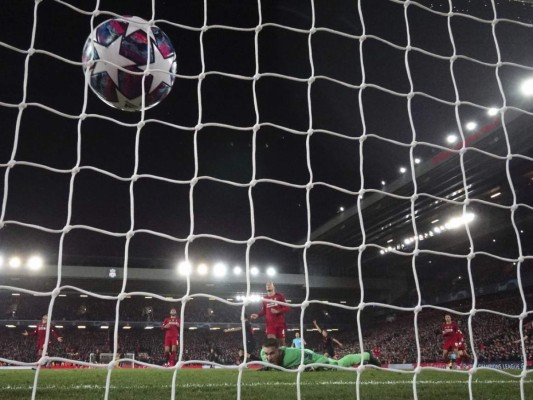 Liverpool descarta plan de cesar personal tras críticas