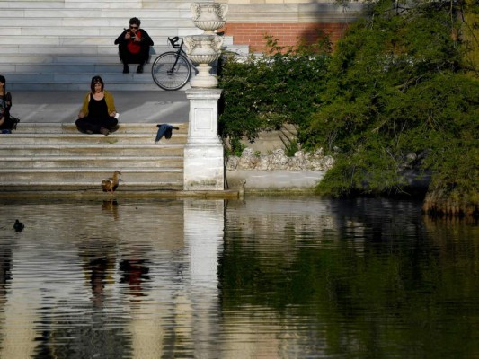 FOTOS: España entra a fase 1 en alivio de restricciones por virus