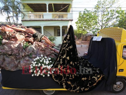 FOTOS: Así fue el recorrido del Santo Entierro de Jesús