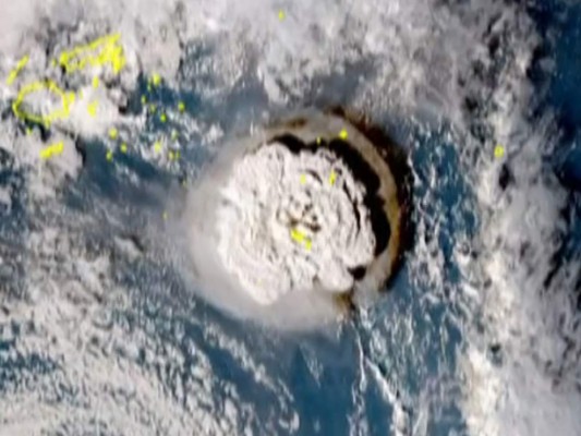 Desde el espacio: Así se vio la erupción del volcán que provocó un tsunami en Tonga