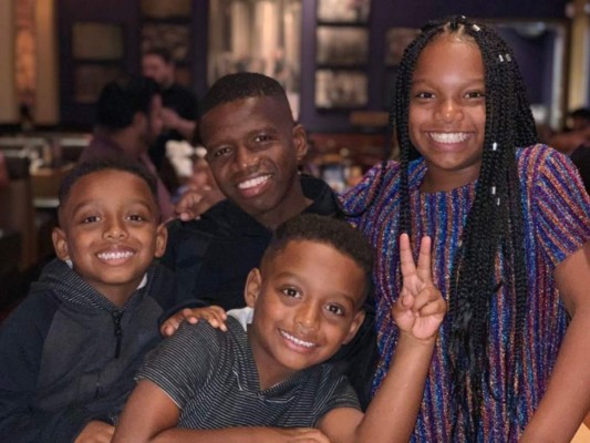 FOTOS: Ellos son los futbolistas que son padres de gemelos