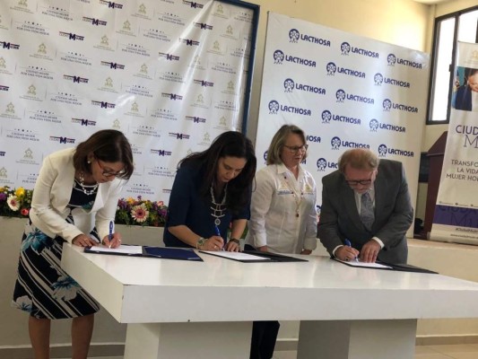 CNBS y el programa Ciudad Mujer firman convenio que beneficiará a más de 100 mil damas &nbsp;&nbsp;
