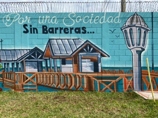 Con grafitis, jóvenes promueven valores positivos y descubren amor por el arte