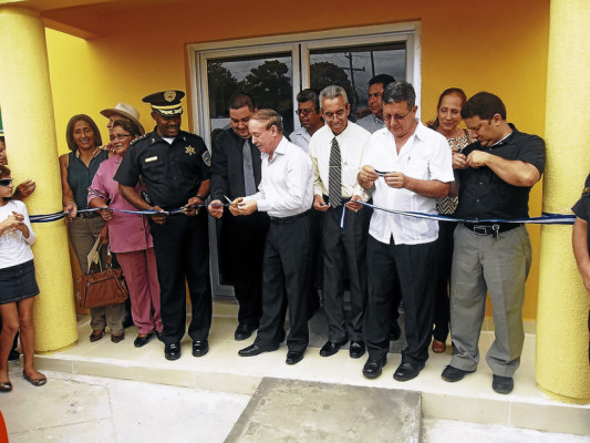 Inauguran moderna terminal de buses en Comayagua