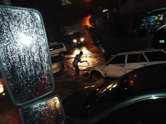 Las imágenes del caos que provocaron las lluvias en la capital de Honduras
