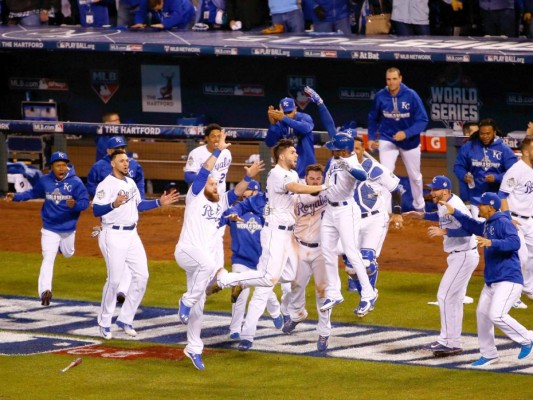 Royals 5-4 Mets en primer juego de la serie mundial de béisbol 2015
