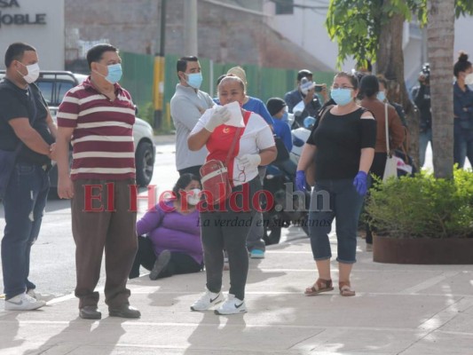 FOTOS: Abarrotado el triaje del Centro Cívico el primer día de operaciones