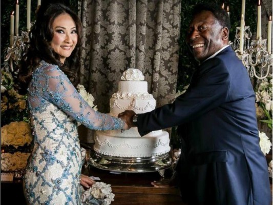 Astro brasileño Pelé se casa por tercera vez