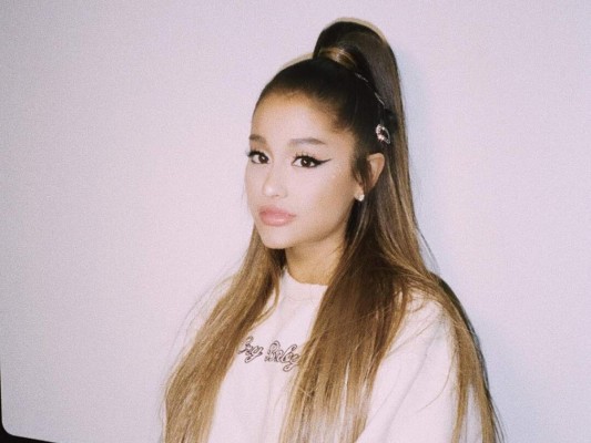 Ariana Grande sorprende al mostrar su pelo al natural&nbsp;&nbsp;