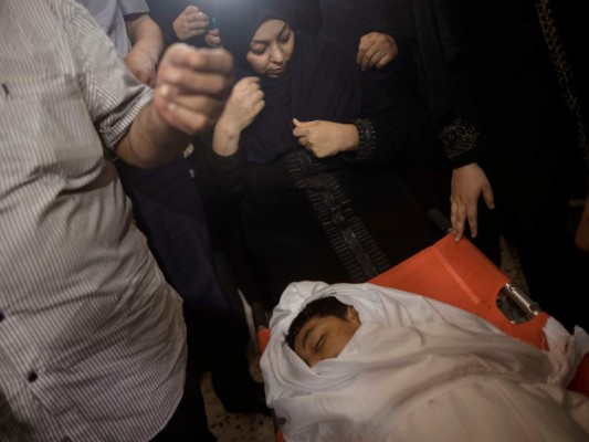 Muere un menor palestino que fue baleado en la frontera de Gaza  
