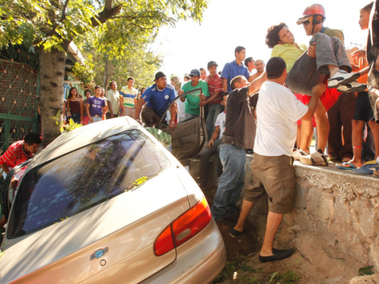 Dos heridos deja accidente en el bulevar Fuerzas Armadas