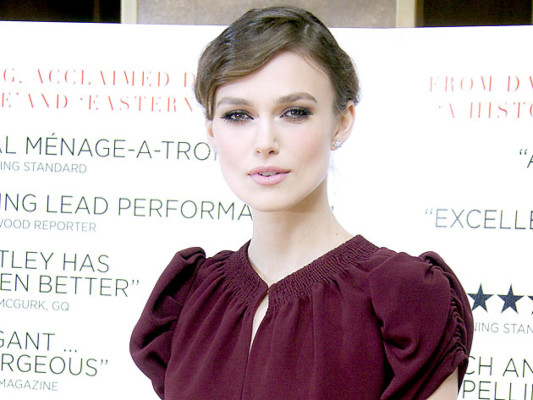 Keira Knightley se compromete con el tecladista de los Klaxons