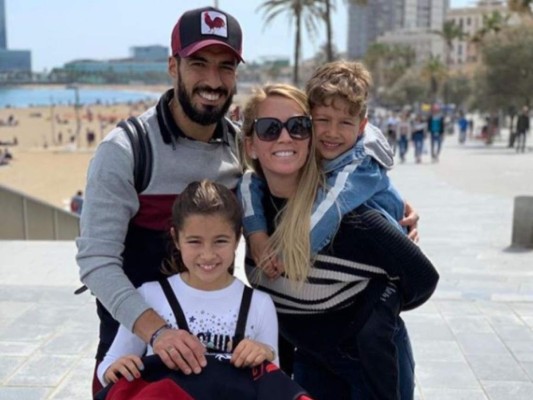 Fiestas, viajes y autos: los lujos de Luis Suárez (FOTOS)