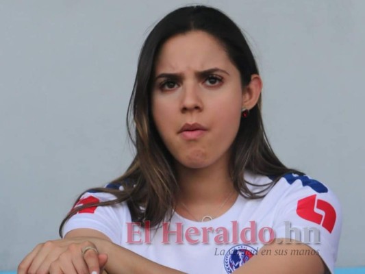 Fotos: Las bellas aficionadas que engalanan el clásico capitalino