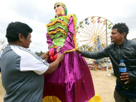 Las gigantonas llegaron a la capital de Honduras