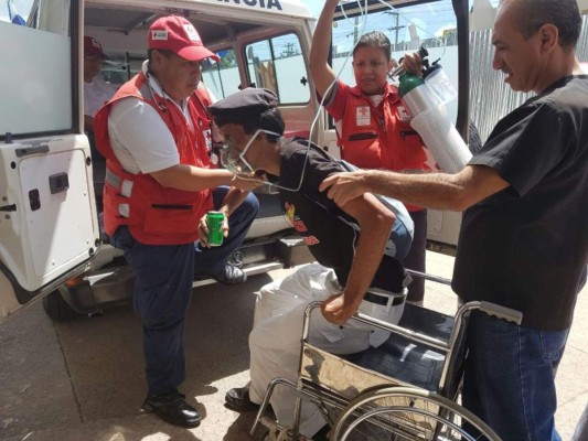 Candidato a diputado afectado por bomba lacrimógena en marcha de la resistencia