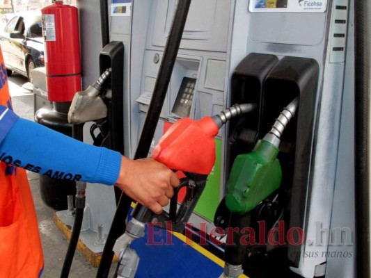 El precio de la gasolina superior roza los 100 lempiras en la capital