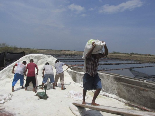 Producción de sal bajará 200 mil quintales este año