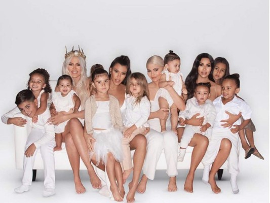 FOTO: Las Kardashian comparten su postal de Navidad