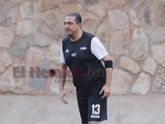 FOTOS: Presidente de la FIFA se viste de futbolista y juega en El Birichiche