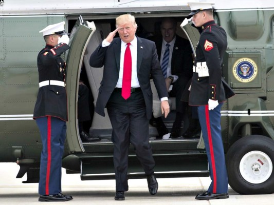 Trump firma orden para revisar visas de trabajo especializado en Estados Unidos