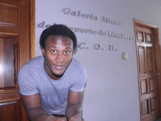 Kevin Mejía, abanderado T2015