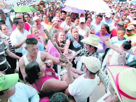 En zafarrancho termina cabildo