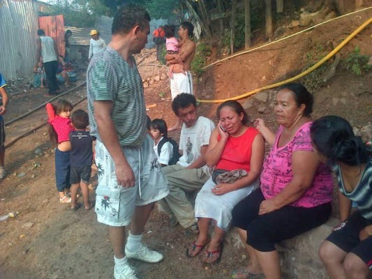 Incendio consume 7 viviendas en Comayagüela