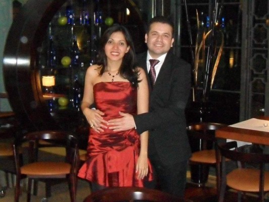 Javier, el urólogo hondureño que triunfa en el extranjero con su trabajo