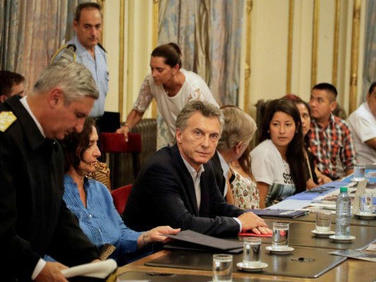 Argentina ofrece recompensa por submarino desaparecido