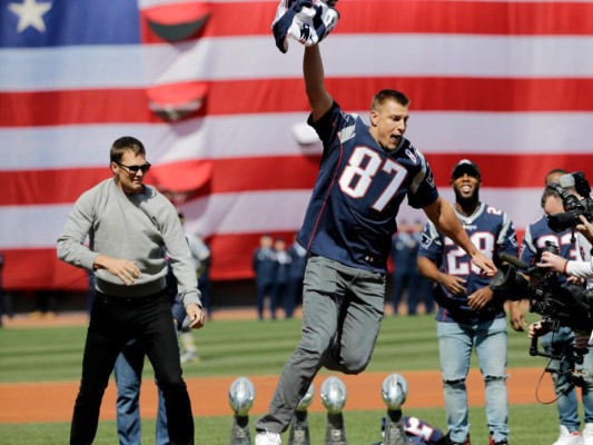 Tom Brady recupera la camiseta que le robaron en Súper Bowl