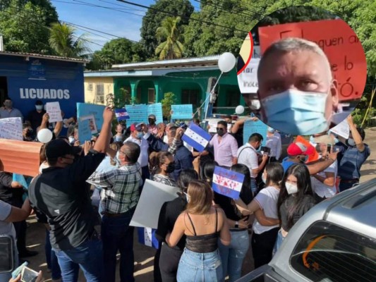 Padre de Erick Vallecillo, estudiante asesinado: Tenían un retén en un lugar oscuro