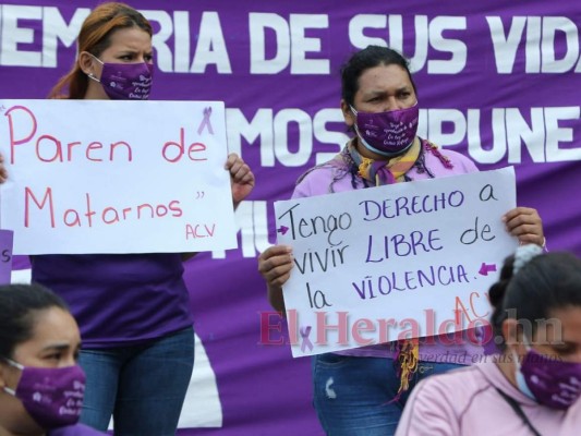 Hondureñas protestas contra la otra pandemia que sufren las mujeres, la violencia (FOTOS)